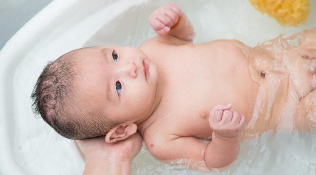 bebé baño bebé baño