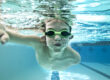 Niño natación